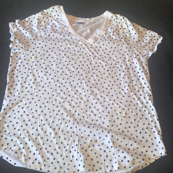 ⚡️⚡️5/$20 💜Old Navy White w/ Blue polka dot Cotton💜 - Picture 3 of 6